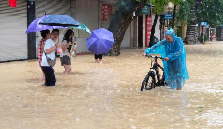 Khi nào miền Bắc kết thúc nắng nóng gay gắt, hứng mưa 'giải nhiệt'?