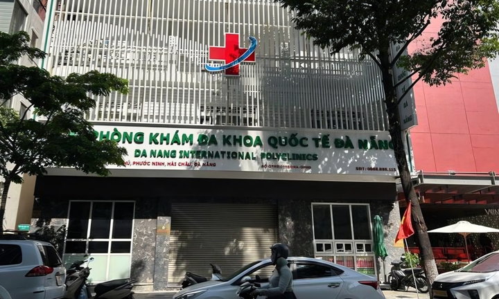 Loạt sai phạm tại phòng khám tuyển bác sĩ rởm chưa học hết lớp 12