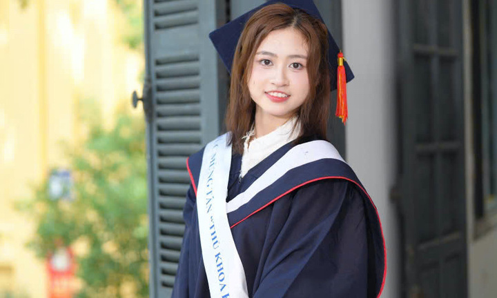 Điều ít biết về nữ thủ khoa kép trường Đại học Dược Hà Nội 