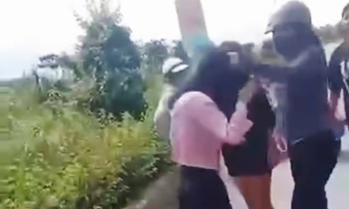 Bé gái 14 tuổi ở Cần Thơ bị nhóm người đánh dã man, nghi do 'nghe đồn nói xấu'
