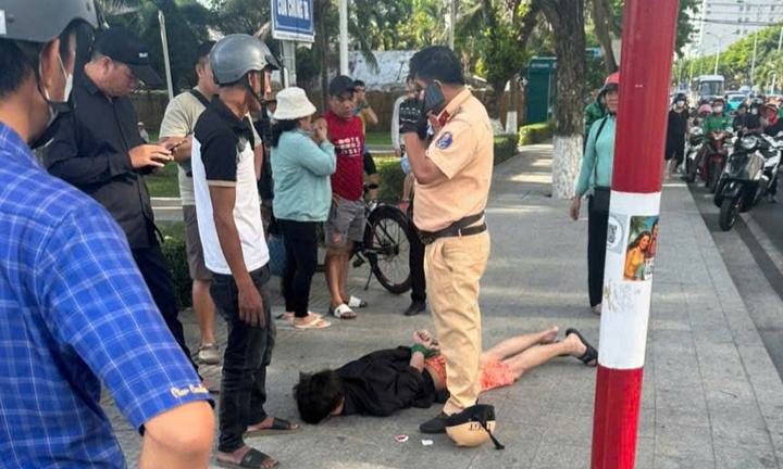 Đang làm nhiệm vụ, cán bộ CSGT bị người đàn ông ngoại quốc đấm chảy máu