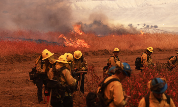 Cháy rừng dữ dội tại California, hơn 339 km² bị thiêu rụi, 4 người bị thương