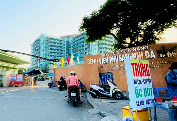 Nhà thầu trông giữ xe ở Bệnh viện Phụ sản - Nhi Đà Nẵng lạm thu