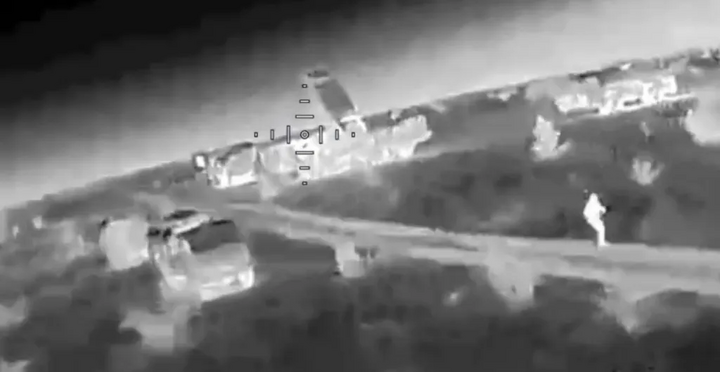 Khoảnh khắc drone FPV Ukraine tập kích loạt radar và xuồng Nga