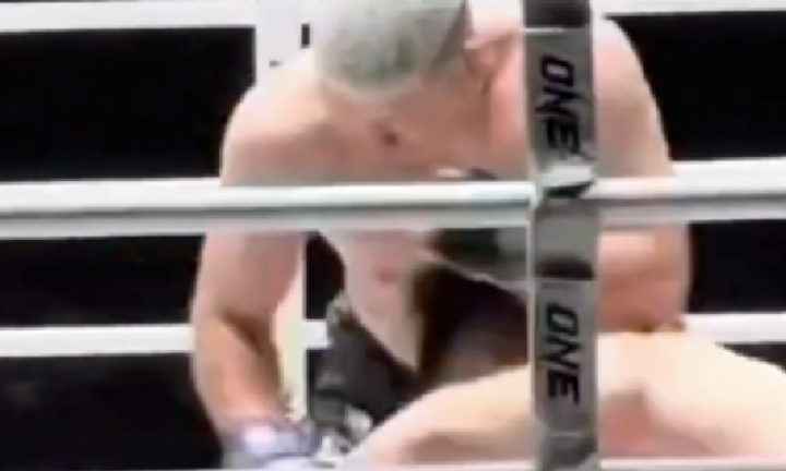 Võ sĩ Nhật hạ knockout đối thủ sau 98 giây