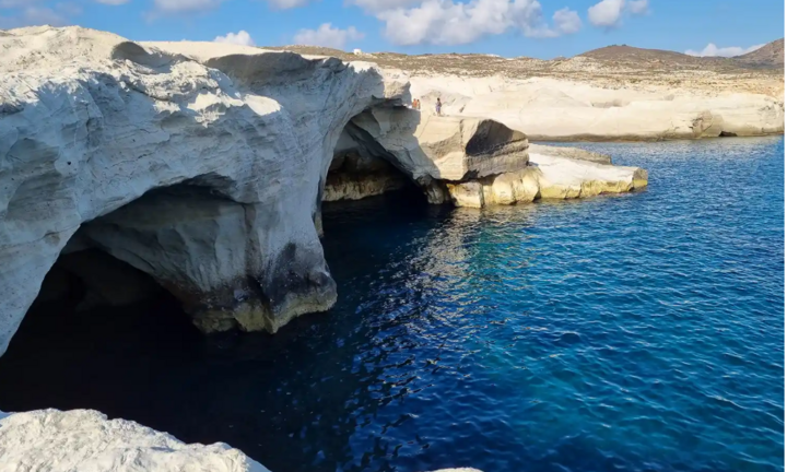 Đại sứ quán Việt Nam tại Hy Lạp hỗ trợ hậu sự cho hai công dân rơi xuống biển 