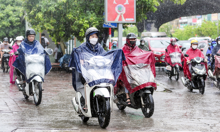 Dự báo thời tiết ngày 11/8: Nắng nóng giảm dần, miền Bắc nhiều nơi mưa dông