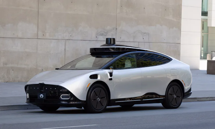 Công nghệ 14/8: Xe tự lái đầu tiên được bán thương mại cho cá nhân