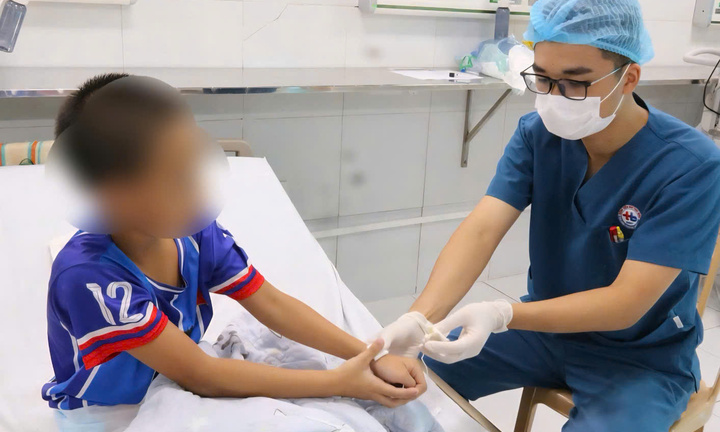 Cứu sống bệnh nhi 9 tuổi uống nhầm Methadone khiến tim ngừng đập