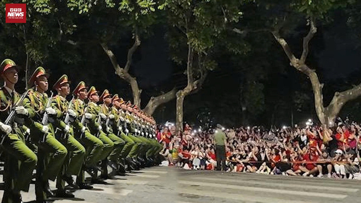 Tổng hợp luyện A80: Không khí náo nhiệt, người dân thức đêm cổ vũ