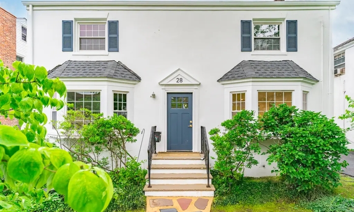 Ngôi nhà rao bán 1 USD, khách trả hơn nửa triệu USD