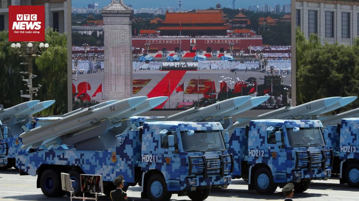 Duyệt binh ở Trung Quốc: Tên lửa siêu thanh 'Ưng kích' YJ-17 uy lực ra sao?