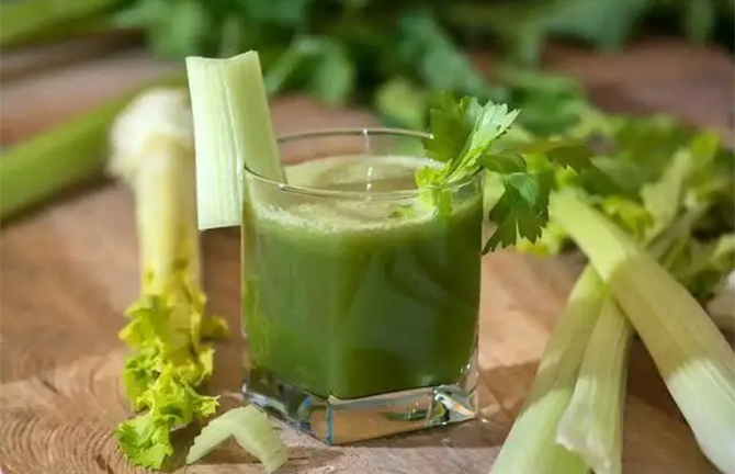 Những kiểu ăn cần tây âm thầm gây hại sức khỏe, nhất là thận