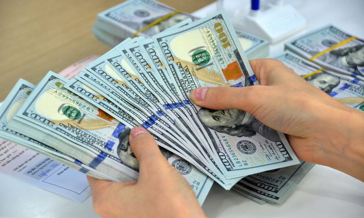 Ngân hàng điều chỉnh giá, USD tăng hết biên độ
