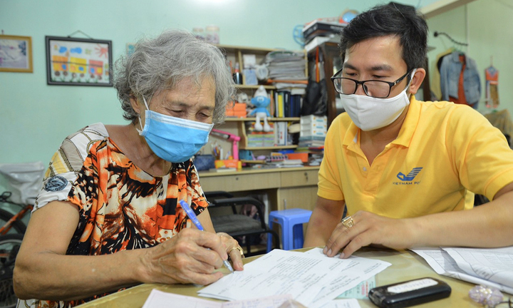 Người từ 75 tuổi ở TP.HCM được trợ cấp hưu trí xã hội mỗi tháng 650.000 đồng