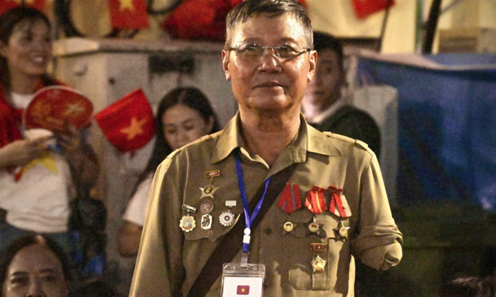 Để lại chiến trường cánh tay, khúc ruột, cựu binh khóc trong hạnh phúc hòa bình