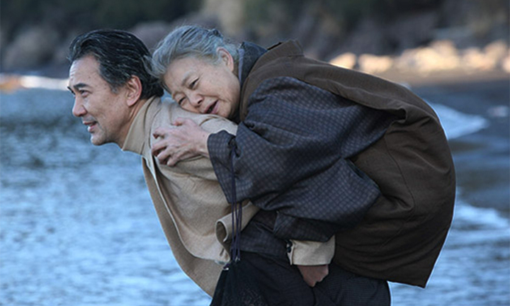 Bông hồng cài áo mùa Vu lan: Đàn lễ đâu bằng cái nắm tay dành cho cha mẹ