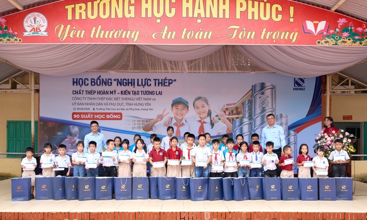 Trao gửi niềm tin - Học bổng 'Nghị lực Thép' tiếp sức thế hệ trẻ hiếu học