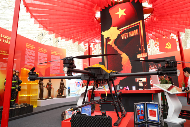 Cận cảnh dàn UAV, robot hiện đại của Bộ Công an tại Triển lãm thành tựu đất nước