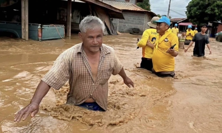Miền Bắc Thái Lan chìm trong nước lũ, gần 5.500 người chịu cảnh khốn khó