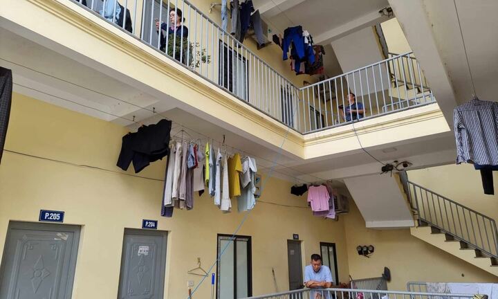 Nhà trọ Hà Nội khan hiếm, giá cao ngất, sinh viên chật vật tìm thuê