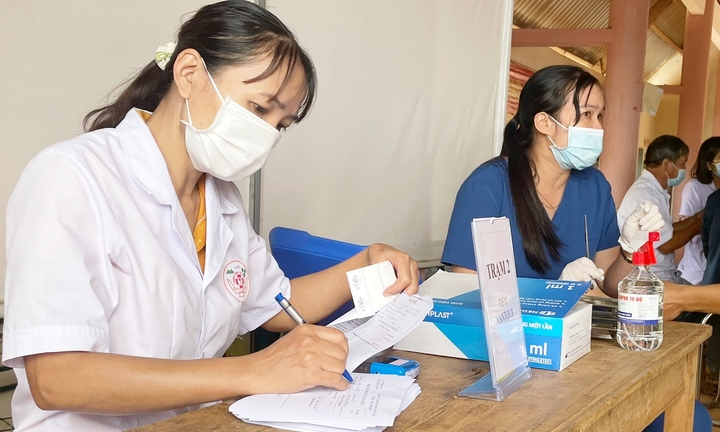 Bộ Y tế đề nghị các địa phương luân chuyển bác sĩ về tuyến xã làm việc