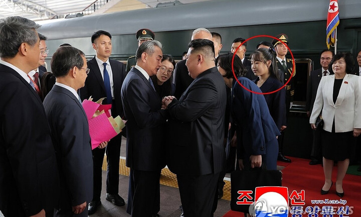 Con gái Chủ tịch Kim Jong Un lần đầu xuất hiện tại Trung Quốc