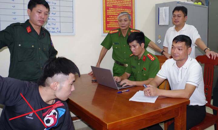 Bắt giữ thanh niên nghiện game đâm bạn trọng thương rồi cố thủ trong nhà