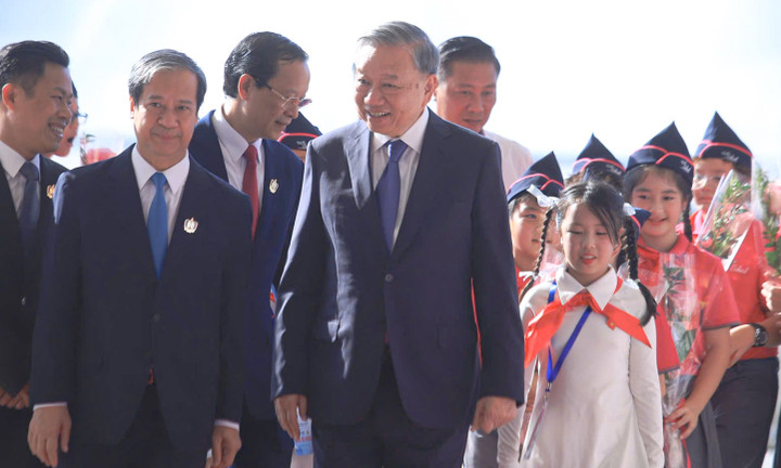 Tổng Bí thư Tô Lâm dự lễ kỷ niệm 80 năm truyền thống ngành Giáo dục và khai giảng năm học 2025-2026