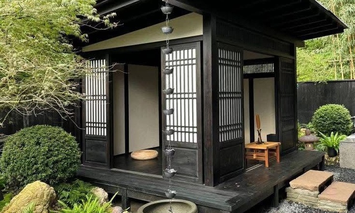 Vì sao người Nhật dùng hệ thống thoát nước bằng dây xích?