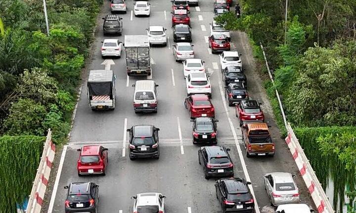 Không chỉ Đại lộ Thăng Long, nên cấm xe tải đi làn 1 ở mọi đường cao tốc