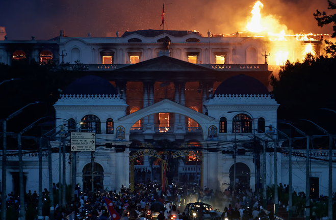 Biển người biểu tình phản đối lệnh cấm mạng xã hội ở Nepal 