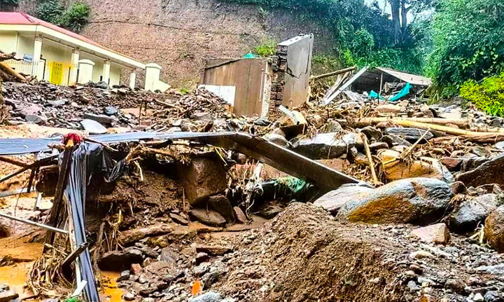 Tin mưa rất to trên 200mm ở miền Bắc và cảnh báo lũ quét, sạt lở tại 10 tỉnh