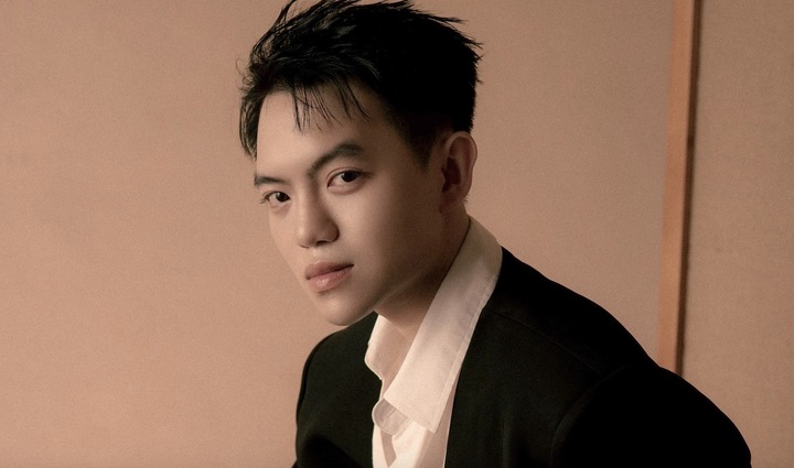 Nhà thiết kế Gen Z lần thứ 2 mang thời trang đậm bản sắc Việt ra thế giới là ai?