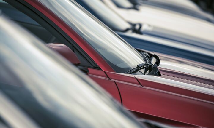 Doanh số ô tô lao dốc, 'tháng cô hồn' bào mòn sức mua