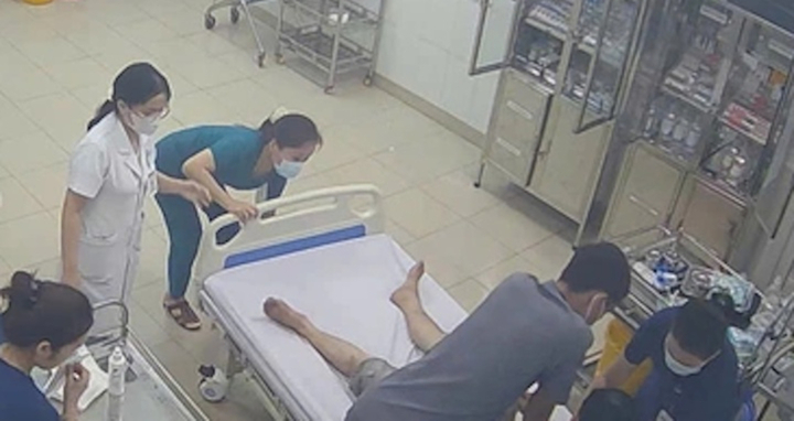 Cứu người đàn ông ngưng tim khi một mình tới khoa cấp cứu