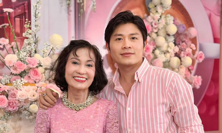 Bí mật đằng sau câu hát khiến 'nhạc sĩ tỷ view' Nguyễn Văn Chung rơi nước mắt