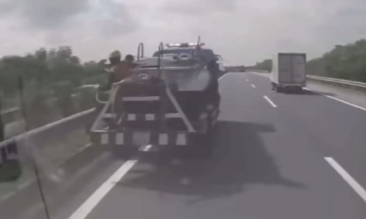 Tai nạn 8 người bị thương trên cao tốc: Xe tưới cây có đặt biển cảnh báo?