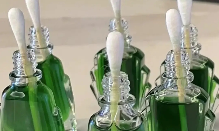 Cắm tăm bông vào lọ dầu gió có tác dụng gì?