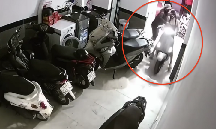 Bắt tên 'yêu râu xanh' cướp túi xách, sàm sỡ cô gái ở Hà Nội