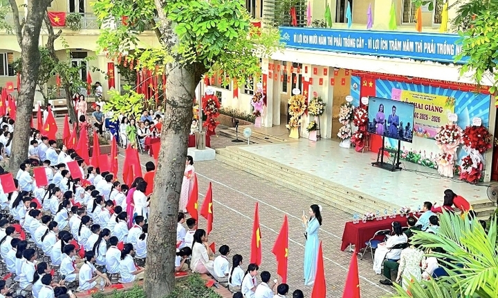 Phụ huynh băn khoăn về khoản đóng góp 40 triệu đồng mua tivi