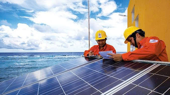 Podcast: EVN đề xuất xử phạt lắp điện mặt trời không khai báo, người dân lo lắng