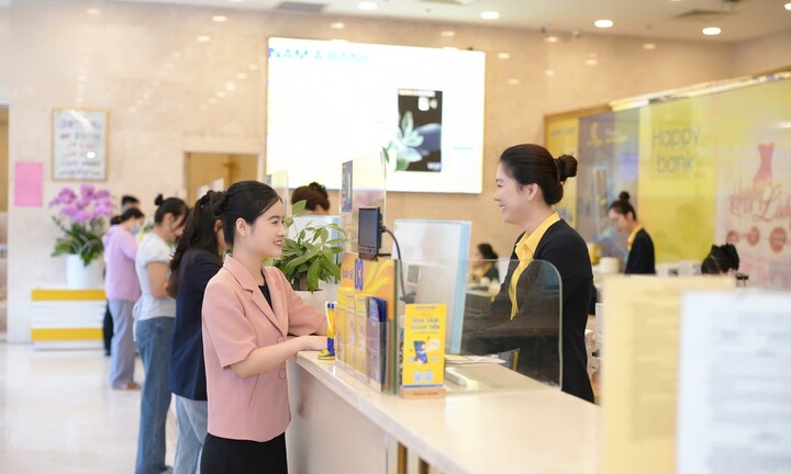 FiinRatings xếp hạng tín nhiệm dài hạn Nam A Bank: 'A-' với Triển vọng 'Ổn định'