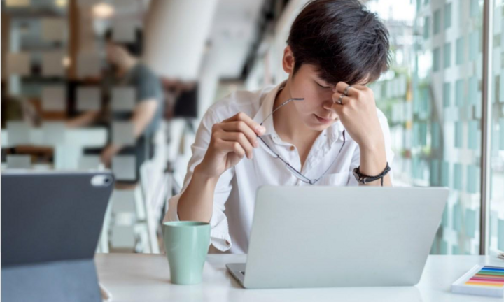 Người trẻ stress công việc – chớ chủ quan