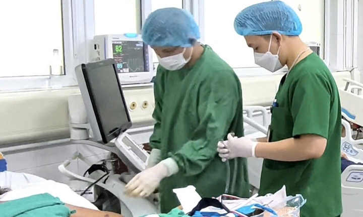 Nhiễm khuẩn huyết nặng sau 4 mũi tiêm giảm đau