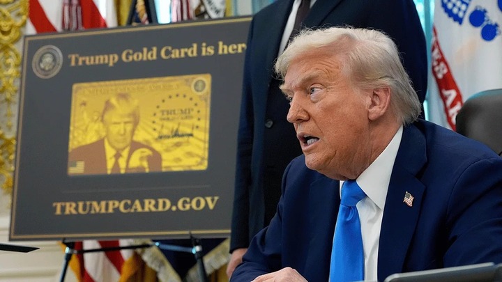 Ông Trump công bố 'thẻ vàng định cư' 1 triệu USD cho giới siêu giàu