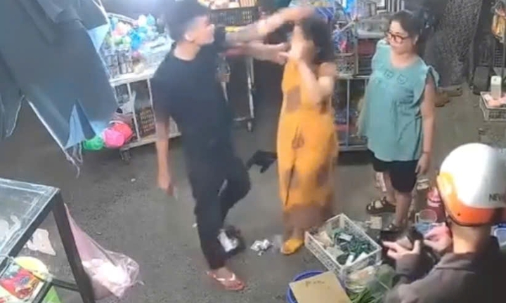 Nam thanh niên vừa đánh thai phụ ở Đắk Lắk vừa hỏi ‘biết tao là ai không’