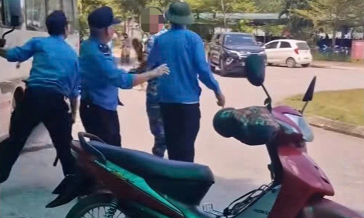 Khởi tố 3 bảo vệ bệnh viện tấn công tài xế xe ôm ở Lào Cai