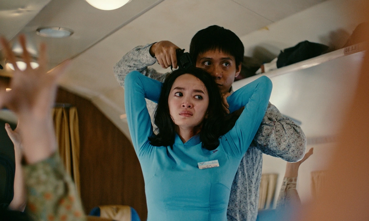 'Tử chiến trên không’ vượt mốc 250 tỷ đồng, lọt top 8 phim ăn khách phòng vé