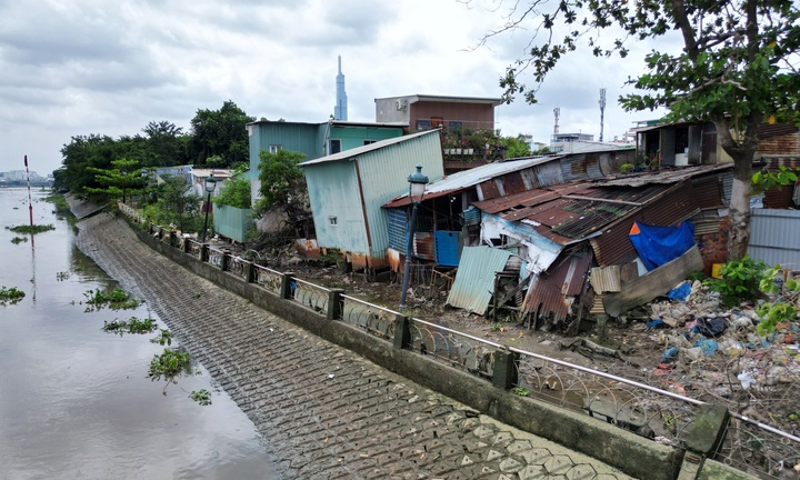 Gần 2 năm sau sạt lở, dự án kè Thanh Đa ở TP.HCM vẫn dang dở 